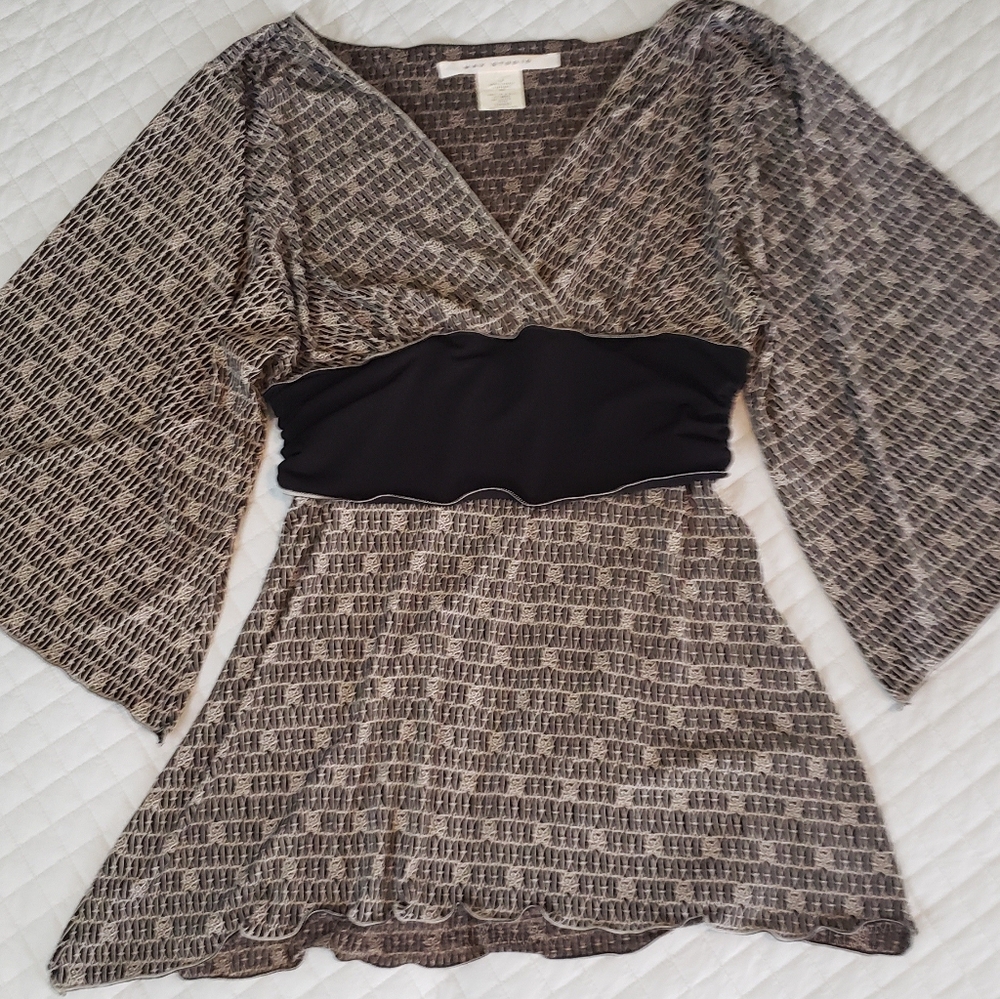 Max studio black and white top